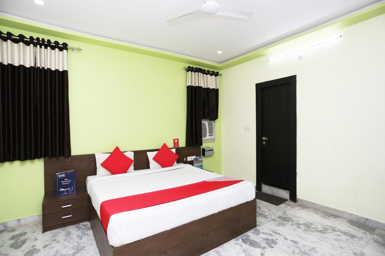 Oyo 27686 Hotel Chandra Garden Govardhan Ngoại thất bức ảnh