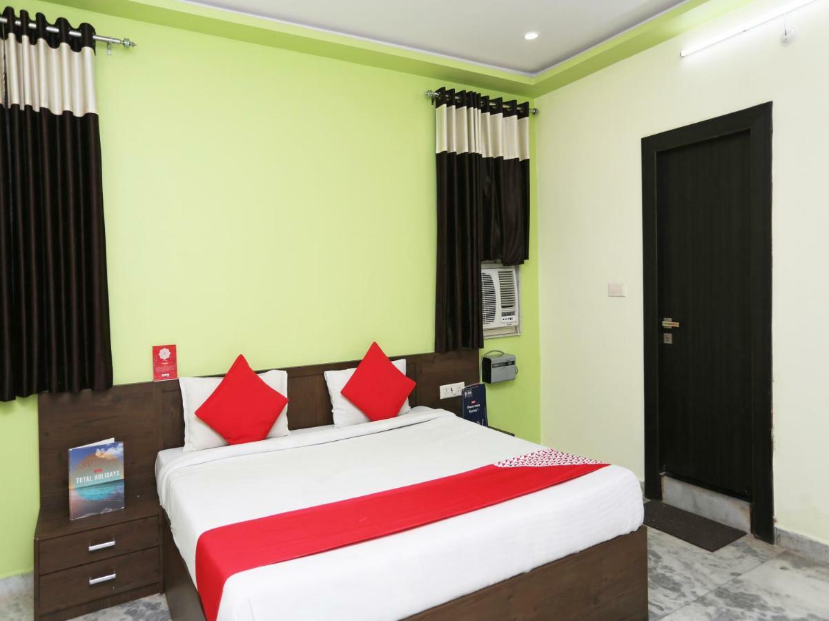 Oyo 27686 Hotel Chandra Garden Govardhan Ngoại thất bức ảnh