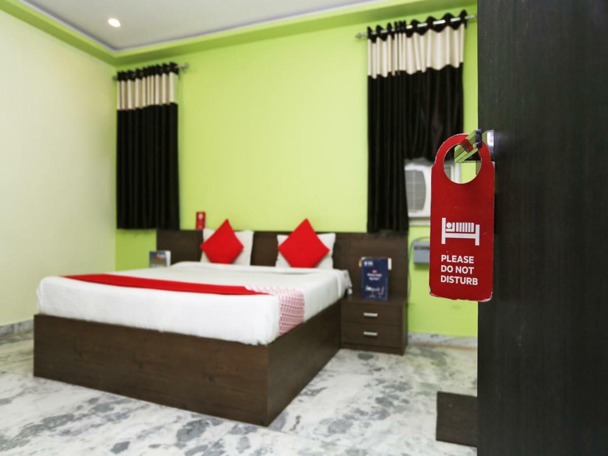 Oyo 27686 Hotel Chandra Garden Govardhan Ngoại thất bức ảnh